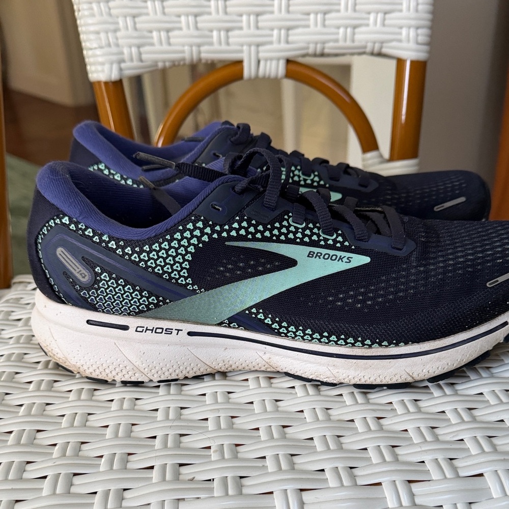 Brooks Women's Black and Teal Athletic Shoes